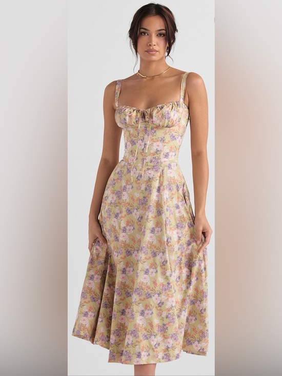 House of CB Dresses & Skirts - House of CB Carmen Peony Sz M NWOT
